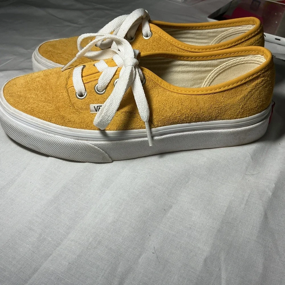 Size 3.5 - Vans Authentic Pig Suede - Mustard